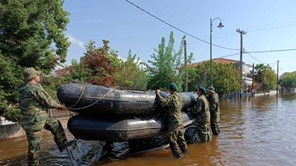 Πλημμύρες στη Θεσσαλία: Οι Ένοπλες Δυνάμεις έχουν σώσει πάνω από 2.000 άτομα